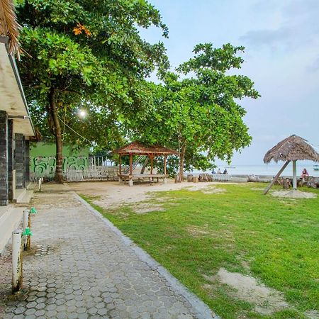 Guerilla Dive Lodge Pulau Pari Jakarta Exteriör bild