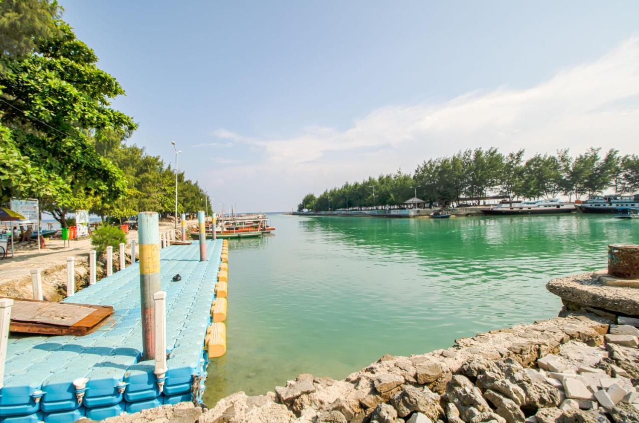 Guerilla Dive Lodge Pulau Pari Jakarta Exteriör bild